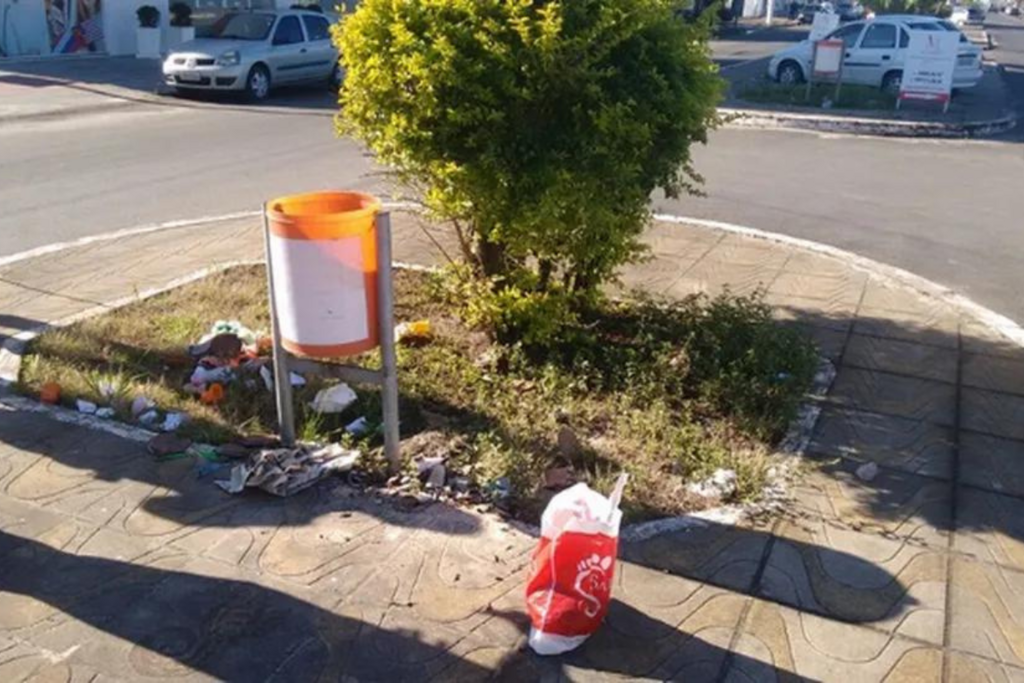 título imagem Mulher que matou filho recém-nascido e colocou corpo em lixeira é condenada a 27 anos de prisão