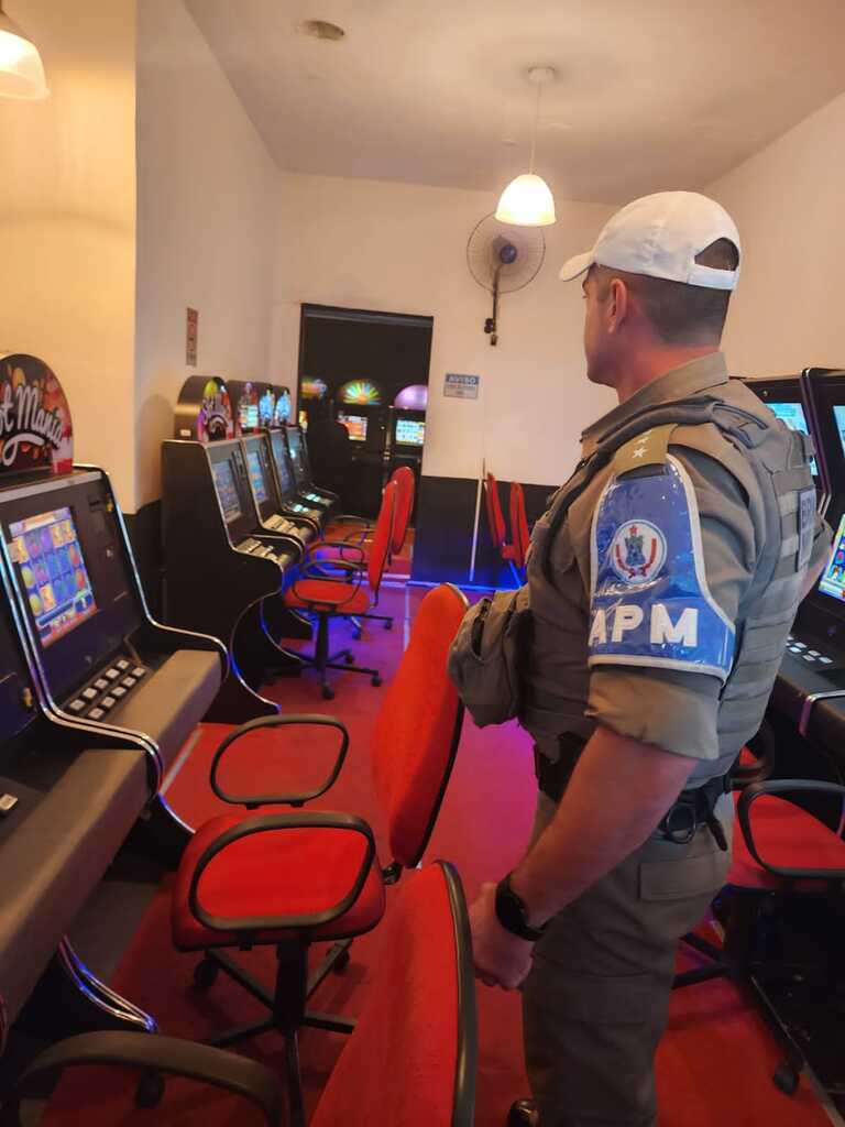 Dois bingos são fechados e mais de 100 computadores apreendidos na região central de Santa Maria 