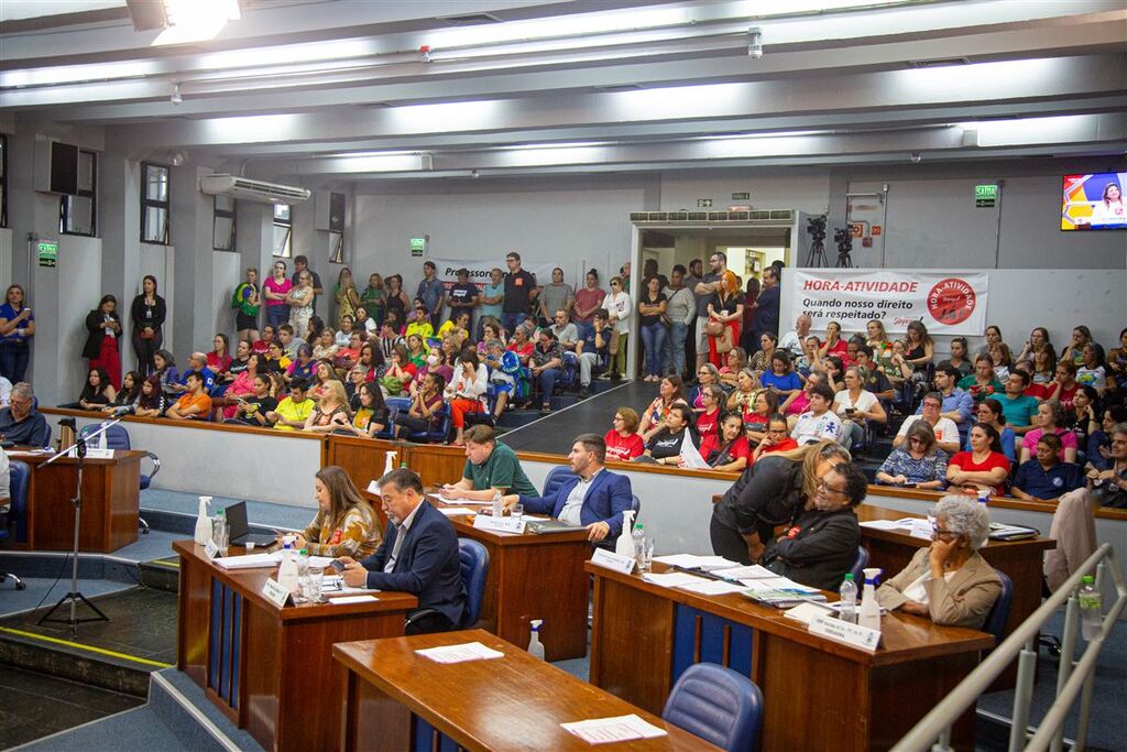 Moções na Câmara: mesmo tema e rivalidade seguem