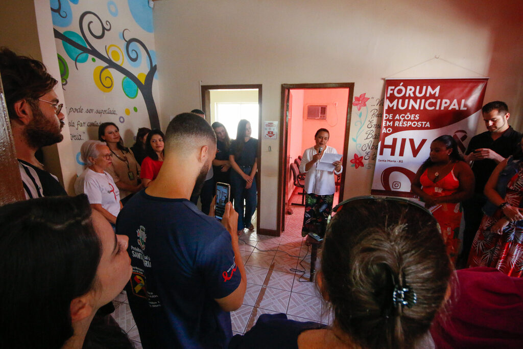 Centro de apoio para pessoas que vivem com HIV é inaugurado em Santa Maria Centro de apoio para pessoas que vivem com HIV é inaugurado em Santa Maria
