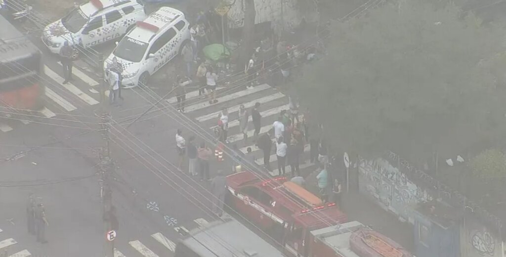 Crime em São Paulo: 4 professoras e um aluno são esfaqueados em escola