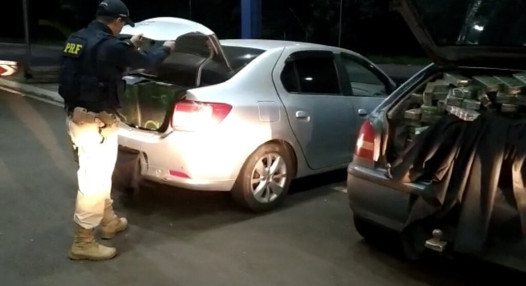 Dupla é detida com mais de 24 mil maços de cigarros paraguaios em Cruz Alta