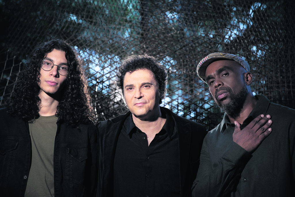 Frejat canta seus sucessos no Park Hotel Morotin no domingo