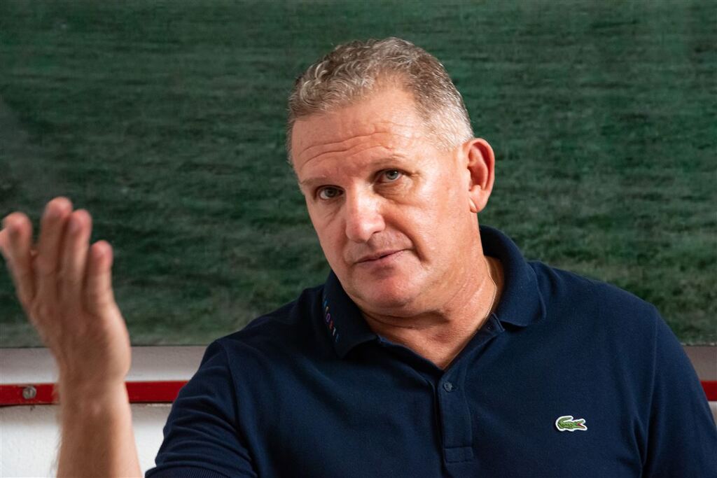 “Tudo está sendo montado com muita qualidade”, diz técnico do Inter-SM, que já chegou à cidade