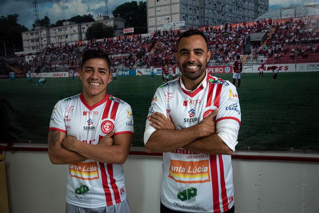 Em entrevista coletiva, Inter-SM confirma retorno de Chiquinho e apresenta atacante Elias