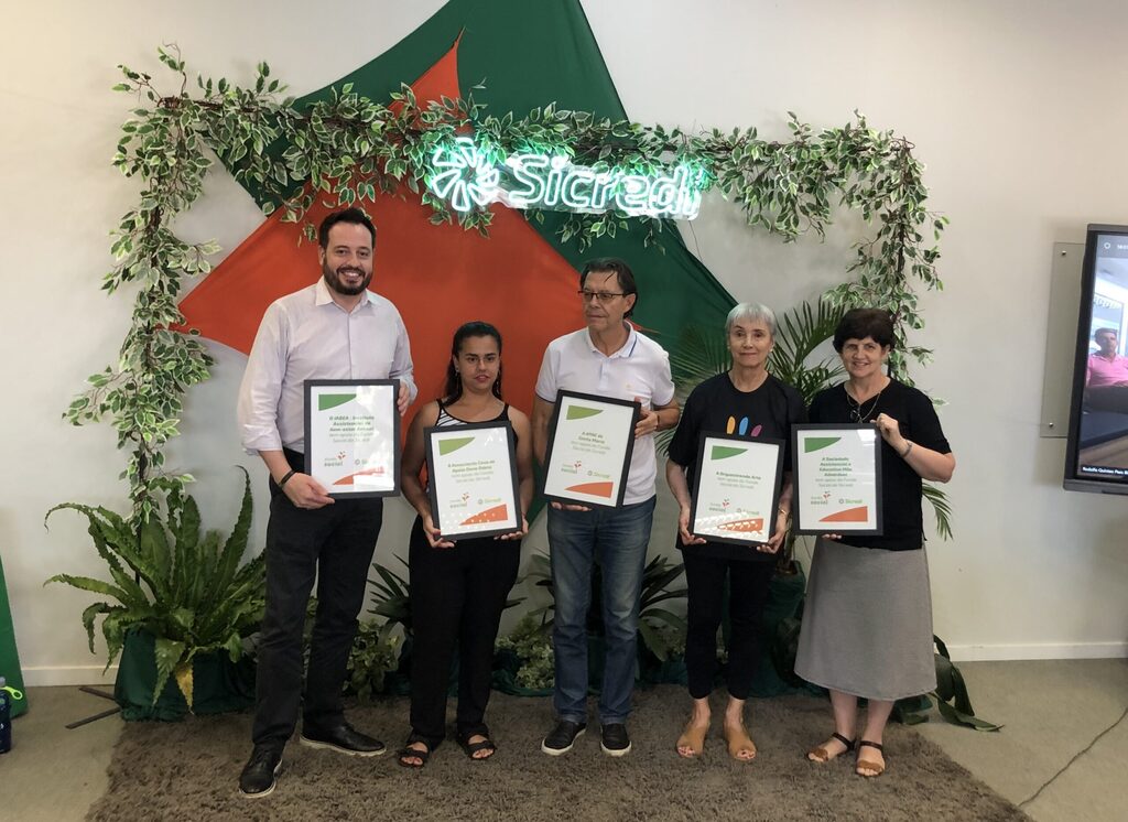 Sicredi Região Centro RS/MG entregou mais de R$ 650 mil através do Fundo Social