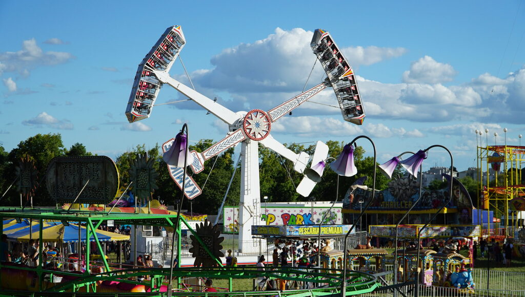 Com 16 brinquedos, parque de diversões deve seguir em Santa Maria pelas próximas semanas