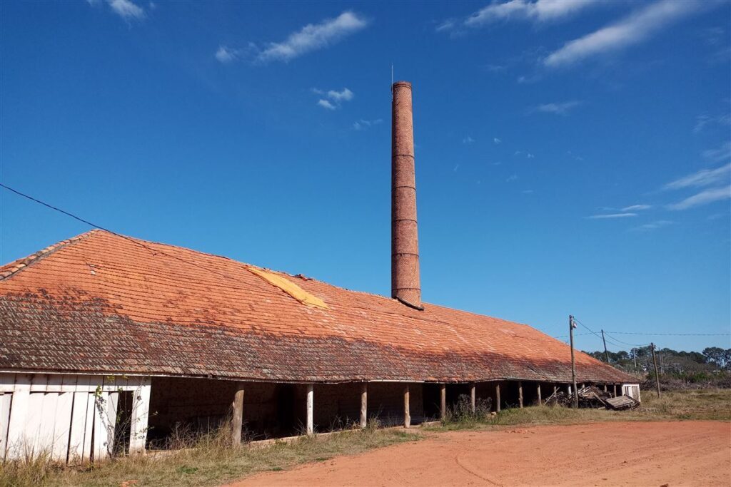 Justiça Federal nega indenização a moradora que reclamava de poluição de olaria próxima da UFSM