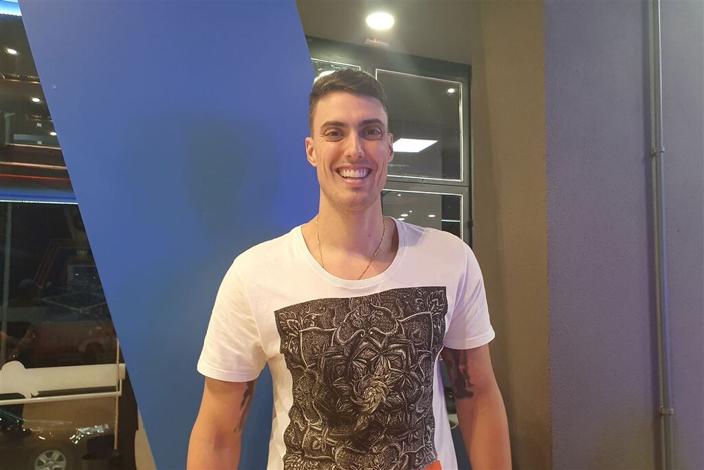 Filho de Tite, que foi auxiliar técnico da Seleção Brasileira durante a Copa, visita Santa Maria