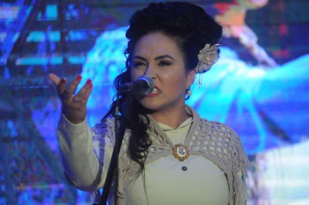 Santa-mariense é eleita a melhor declamadora de festivais nativistas do ano