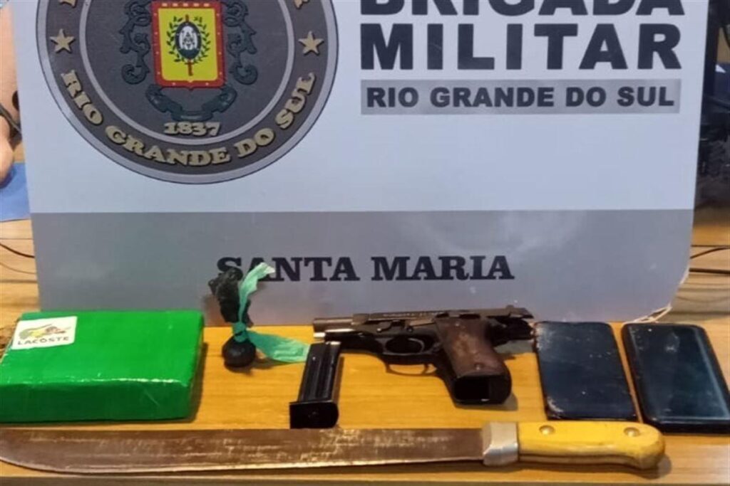 Suspeito é morto com tiro na cabeça após atingir policial com golpes de facão em Santa Maria