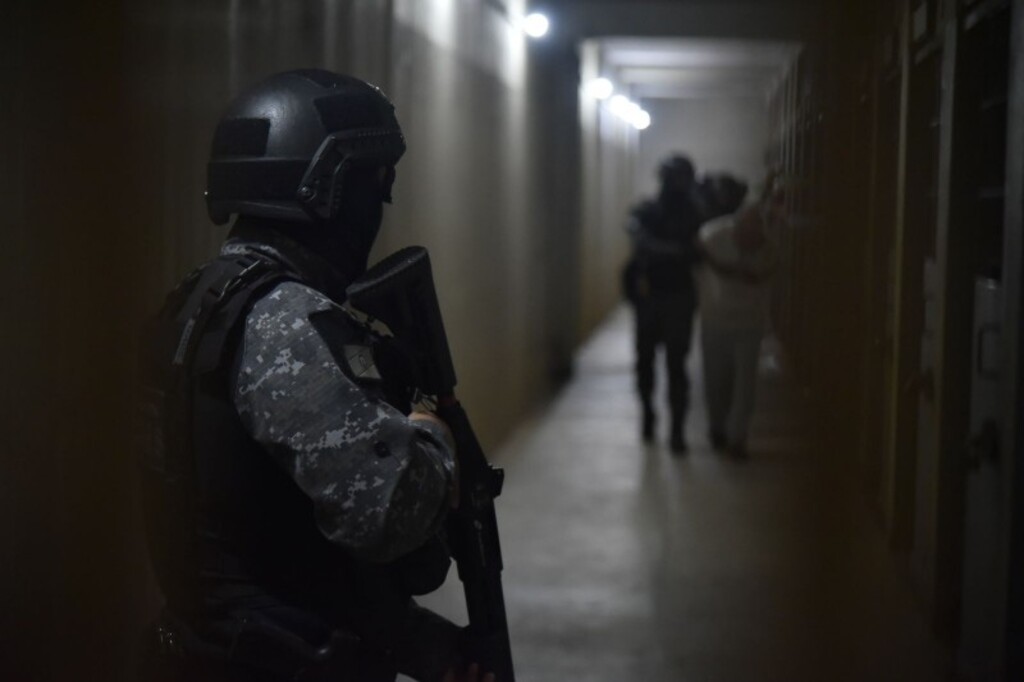 Aquisição de câmeras corporais para órgãos de segurança está entre as licitações do Estado