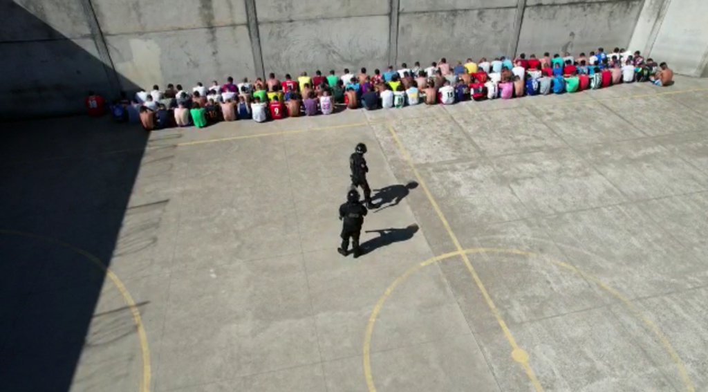 Para conter ordens de execução, polícia cumpre mandado de busca e apreensão na Penitenciária Estadual de Santa Maria