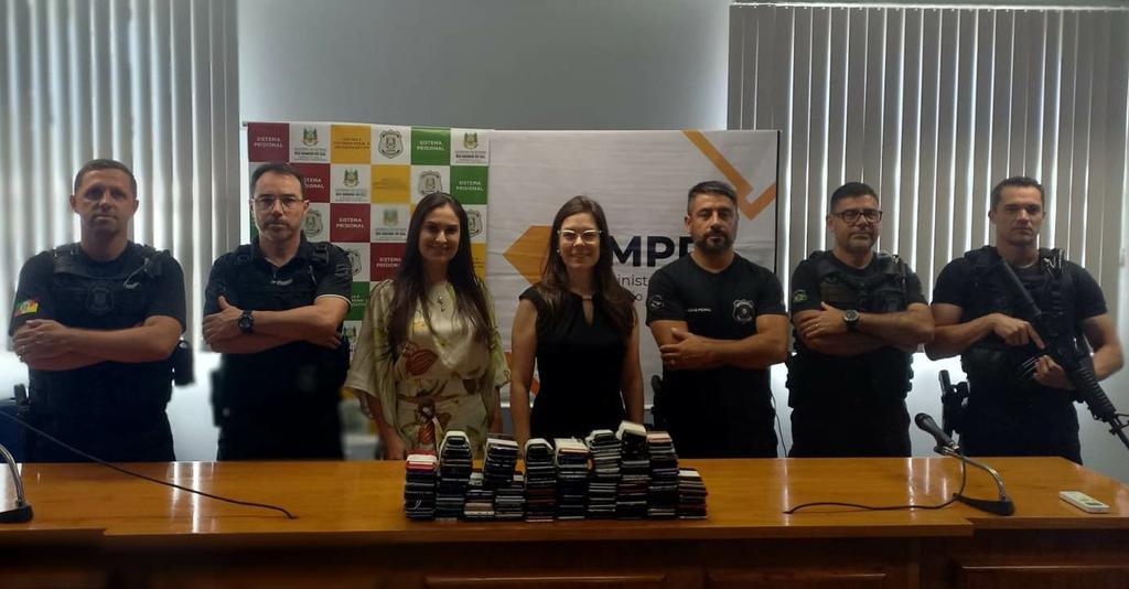 Mais de 150 celulares apreendidos em presídios serão usados para fins educacionais em São Gabriel