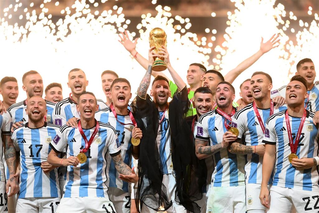 Em grande final, Argentina é tricampeã da Copa do Mundo e marca a volta da taça para a América do Sul