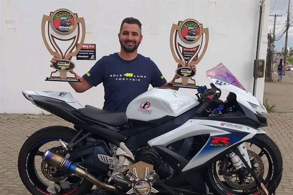 Piloto de Santa Maria ganha campeonato de arrancada em duas categorias