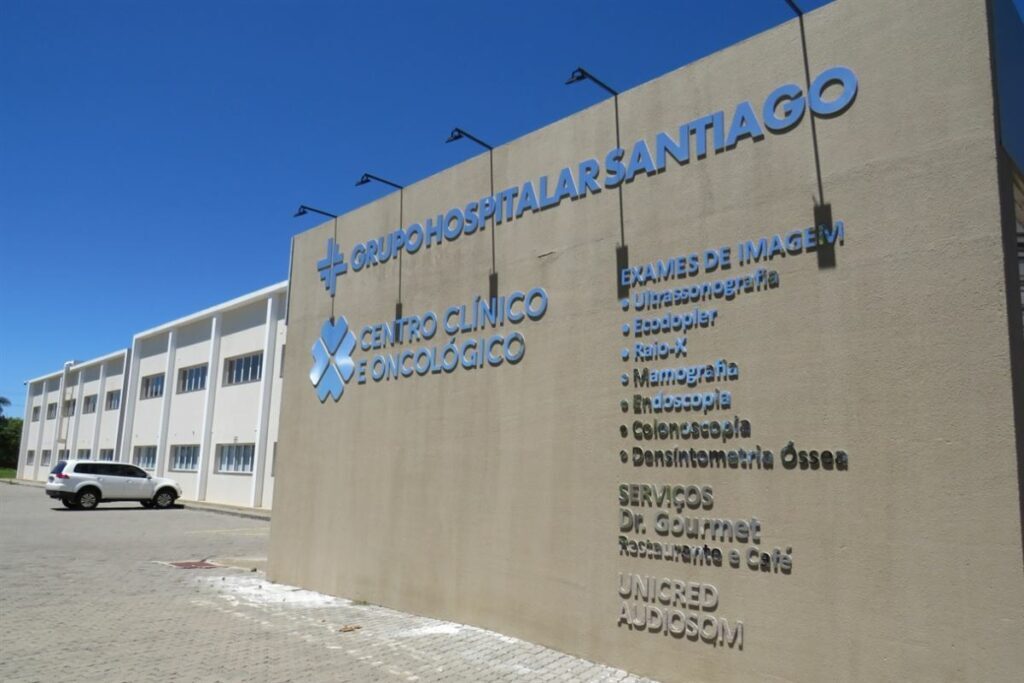 Adolescente é morto com facada no peito em Santiago