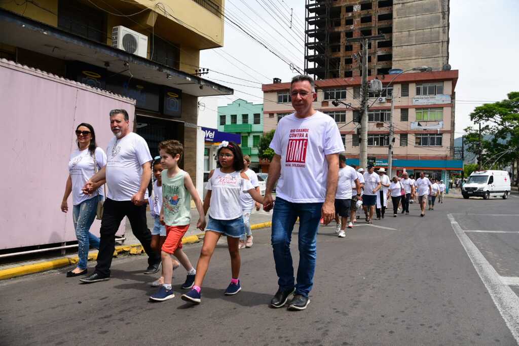 Em clima de emoção, 1ª Caminhada dos Vencedores da Covid-19 é realizada em Santa Maria