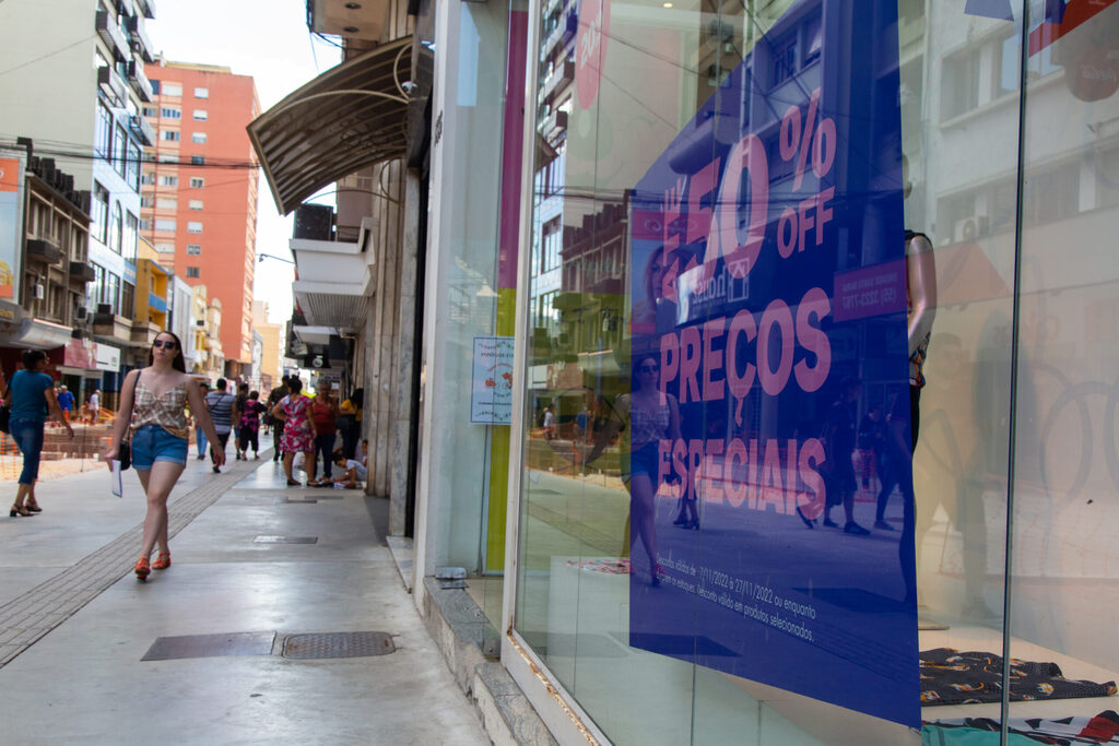 Lojas em Santa Maria terão horário especial até o Natal