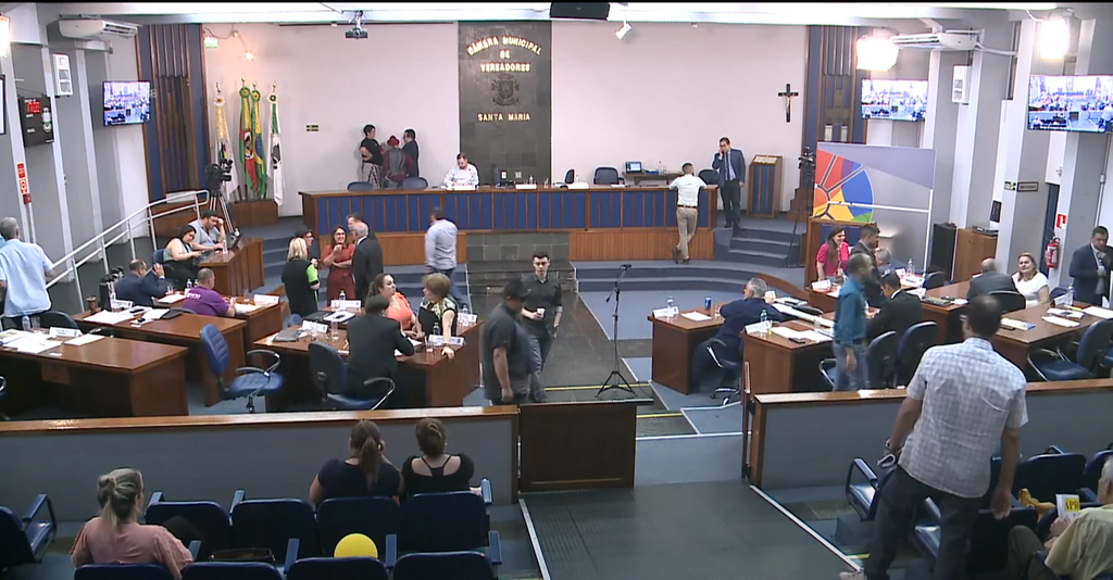 Veja como votou cada vereador no projeto que proíbe consumo de álcool em locais públicos