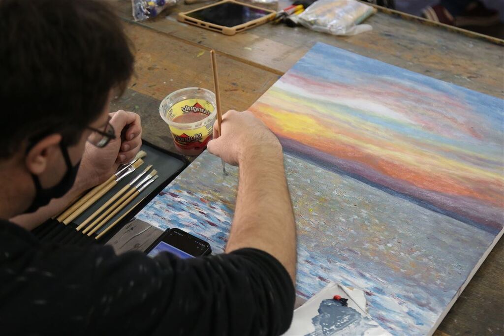 Escola Municipal de Artes Eduardo Trevisan oferece atividades e oficinas gratuitas em dezembro