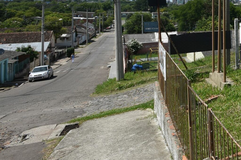 Homem é baleado nas pernas após discussão em bar em Santa Maria