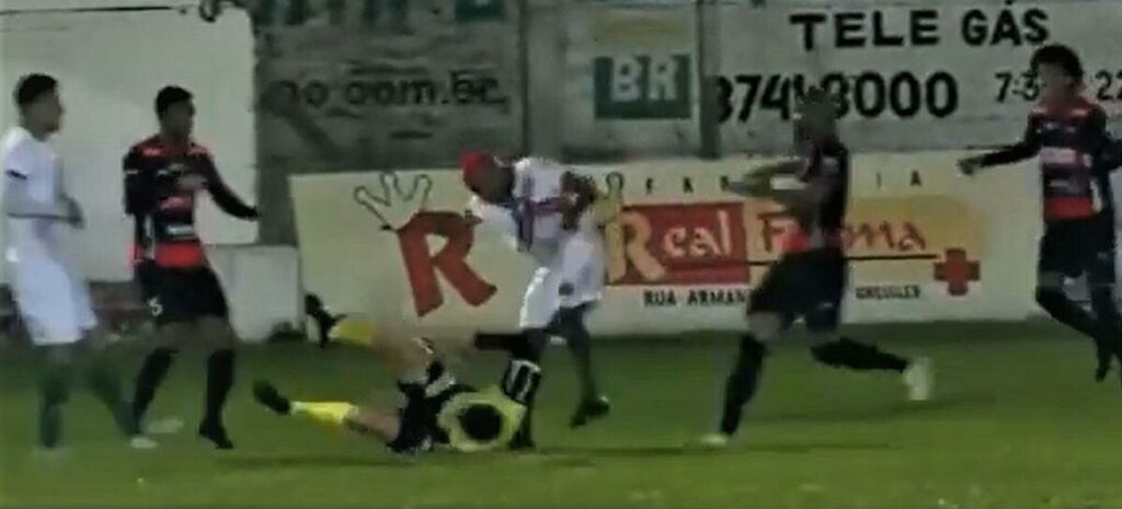 Adiado júri de jogador acusado de agredir ex-árbitro santa-mariense durante partida de futebol