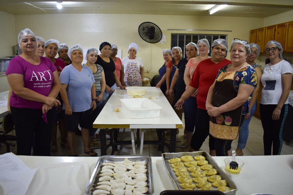 Curso de Salgados forma 16 alunas em Faxinal do Soturno