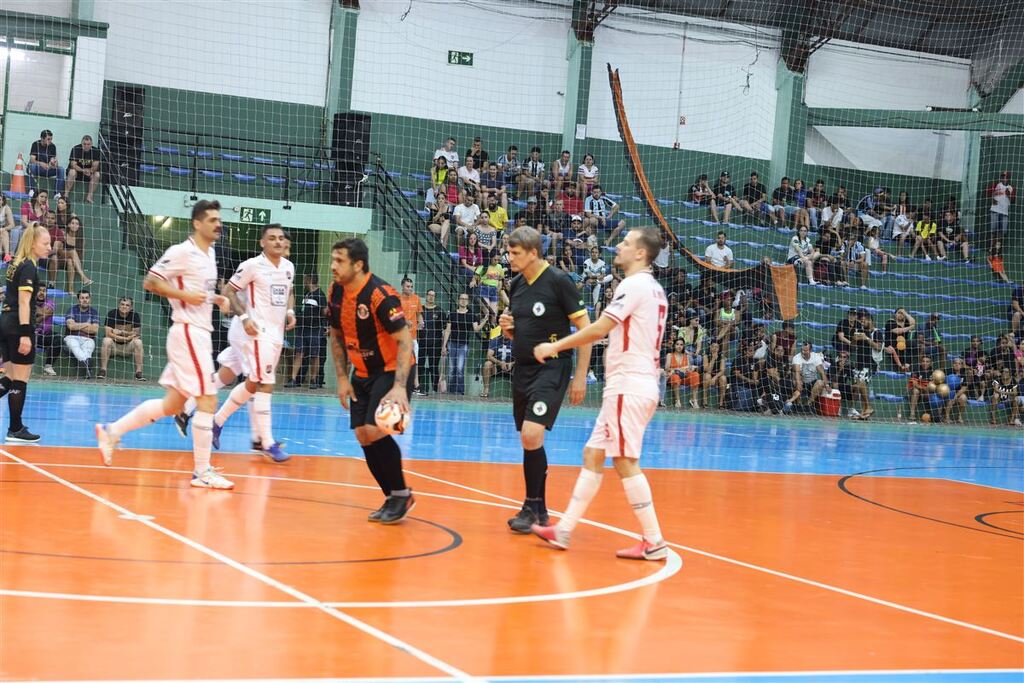 Após agressão a jogador em decisão municipal, Liga deve definir punições e campeão até sexta