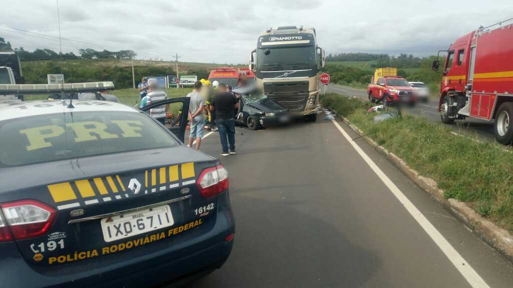 Homem e bebê com menos de 2 anos morrem em acidente na BR-158 em Cruz Alta