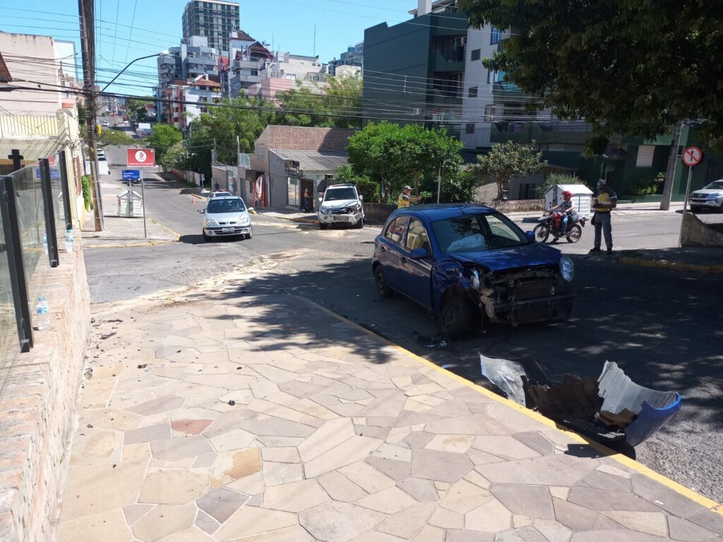 Dois acidentes de trânsito são registrados na manhã de sexta-feira