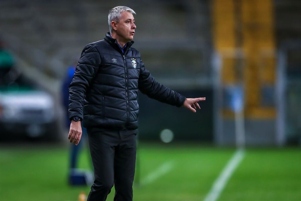 Tiago Nunes é anunciado pelo Sporting Cristal do Peru