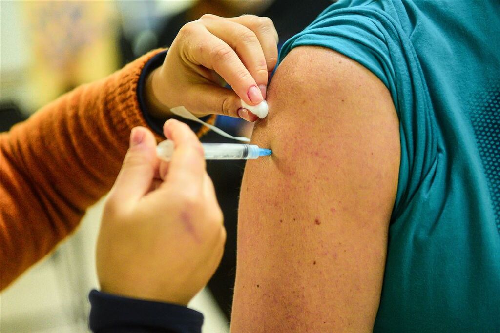 Mais de 69 milhões de brasileiros não tomaram 1ª dose de reforço contra covid-19