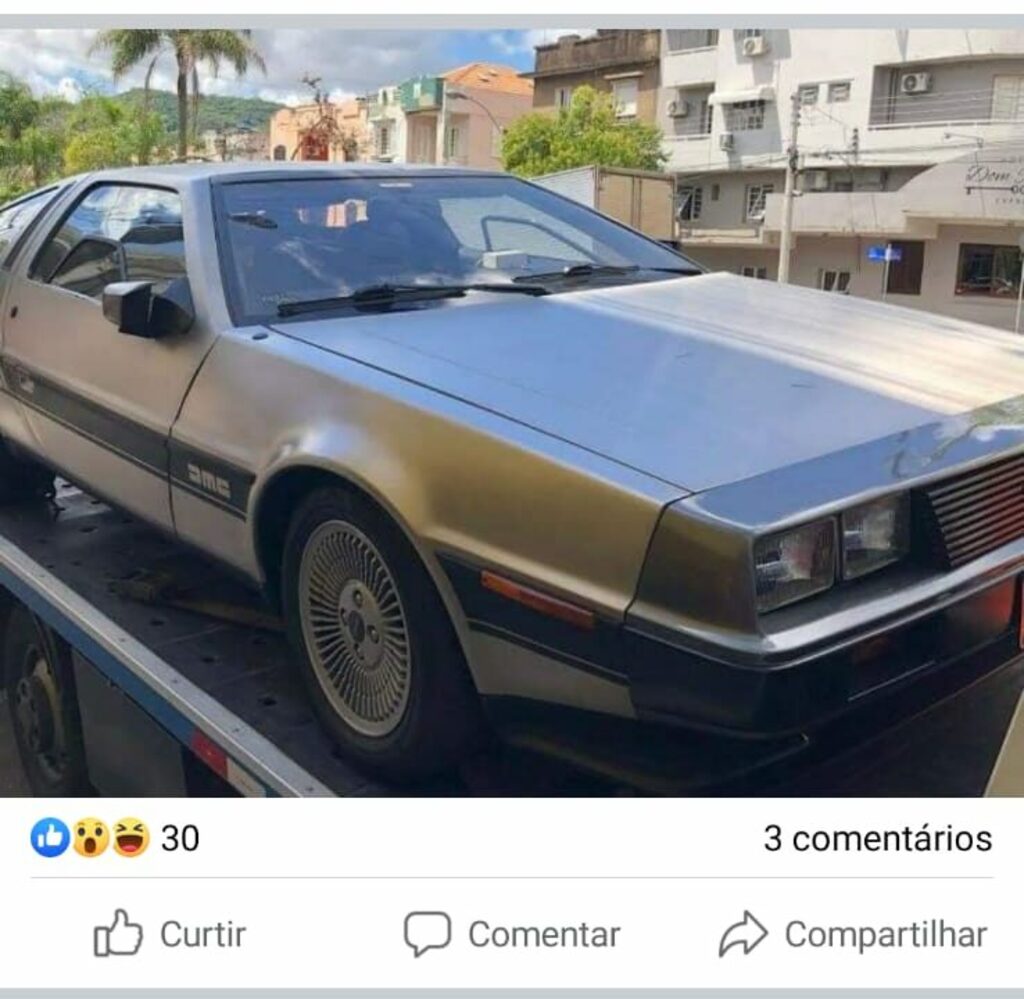 ‘De Volta para o Futuro’: DeLorean é visto no centro de Santa Maria