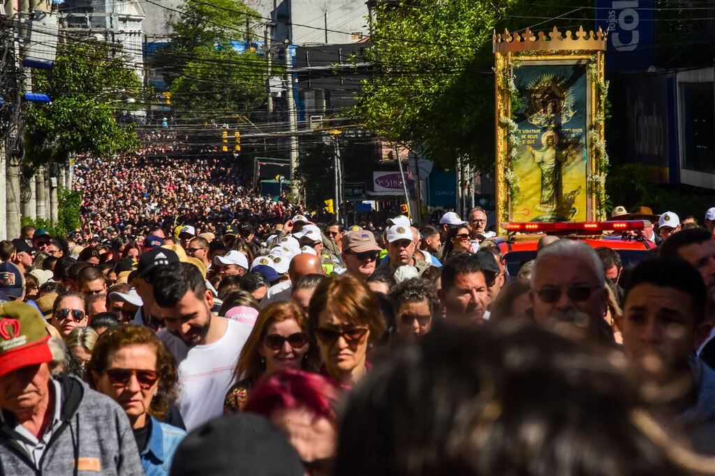 Com 300 mil devotos no final de semana, novo formato da Romaria supera expectativas
