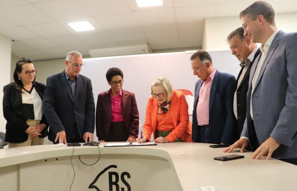 Hospital Casa de Saúde assina convênio com o Estado para aquisição de tomógrafo