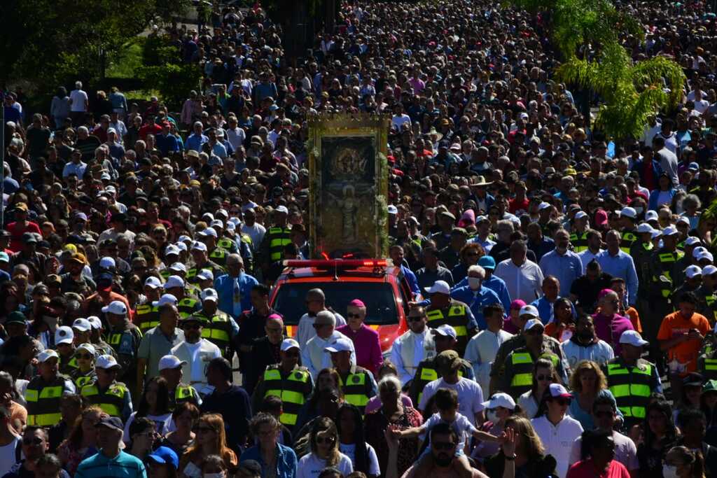 Procissão da 79ª Romaria Estadual da Medianeira reúne cerca de 250 mil pessoas