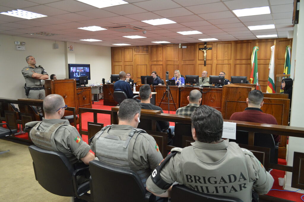 Pai de Gabriel Marques Cavalheiro depõe na primeira audiência do Caso Gabriel no Tribunal de Justiça Militar em Porto Alegre