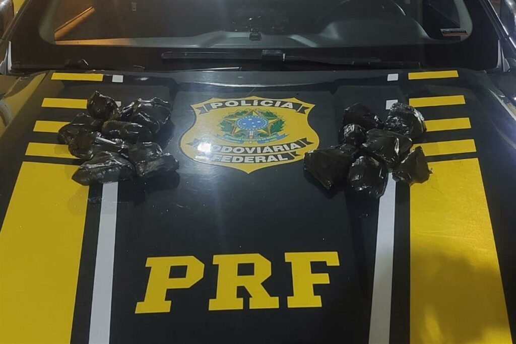 Pai e filho são presos com dois quilos de cocaína na BR-290 em Rosário do Sul