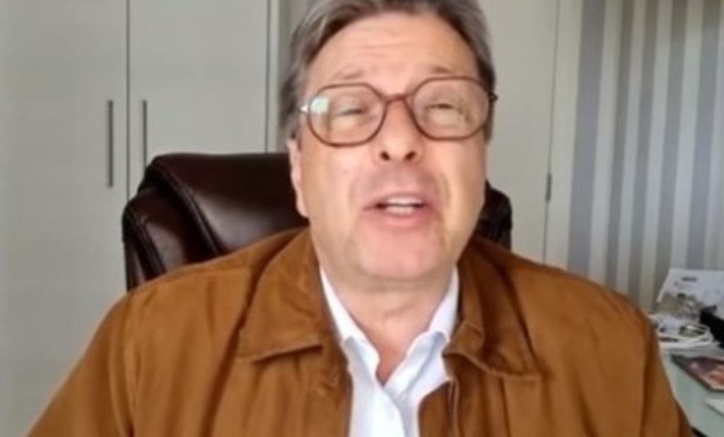 “Dei uma escorregadinha. Foi um erro e peço desculpas”, diz Bibo Nunes sobre fala de que alunos deveriam “ser queimados vivos”