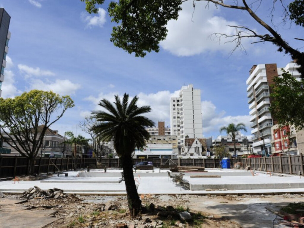 Obras de revitalização da Praça Roque Gonzales atingem 35% da conclusão