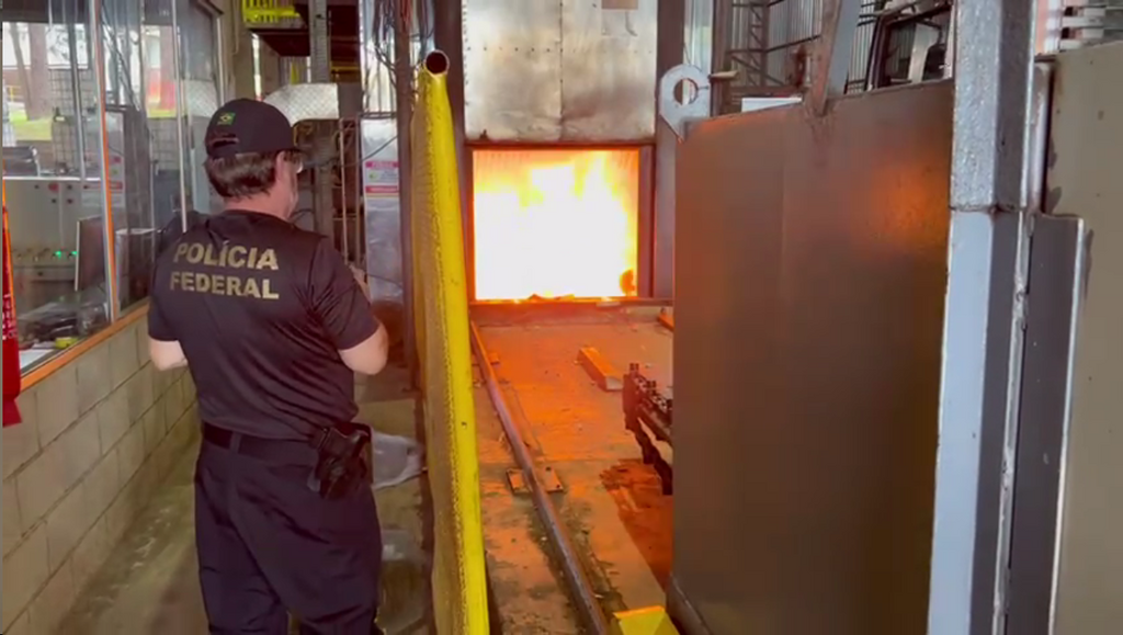 Cerca de 80kg de drogas apreendidas na Região Central são incineradas pela Polícia Federal Cerca de 80kg de drogas apreendidas na Região Central são incineradas pela Polícia Federal