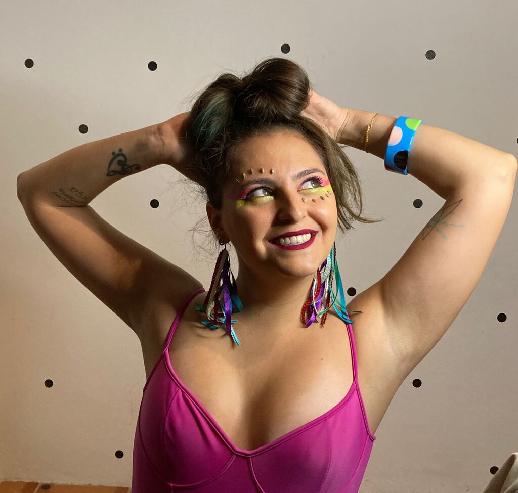 Foto: Marcela Kamphorst (Divulgação) - Cantora celebra os 10 anos do primeiro álbum, 