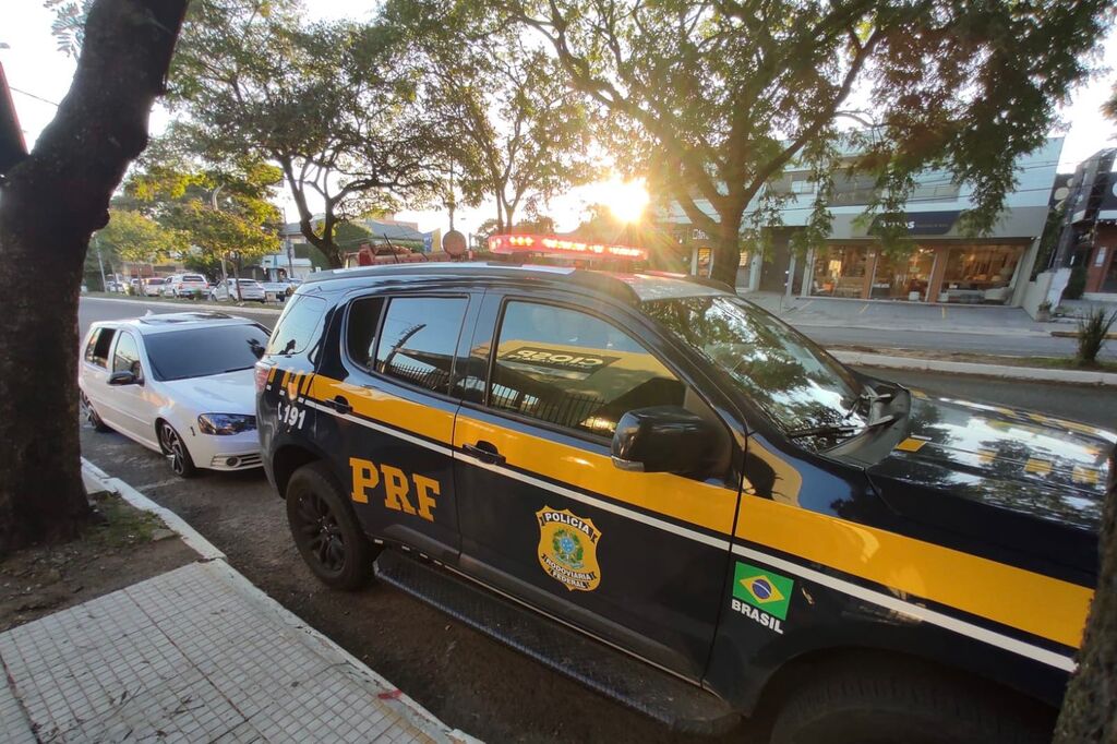 título imagem Horas após furtar roupas de loja em Caçapava do Sul, três mulheres são presas em Santa Maria