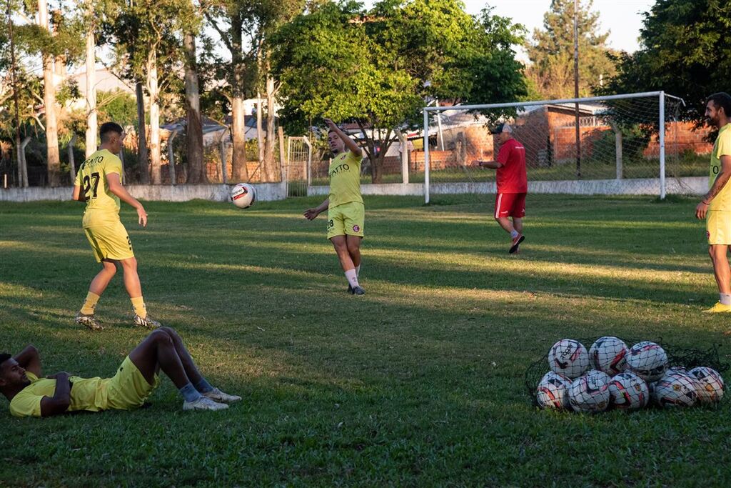 Inter-SM tem dúvidas no ataque para o confronto diante do Bagé