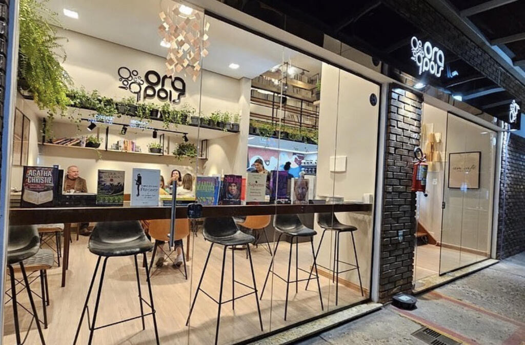 Ora Pois Café: para os apaixonados por cafés e literatura