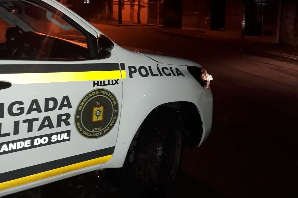 Jovem é preso ao ser flagrado com drogas no Bairro Carolina em Santa Maria