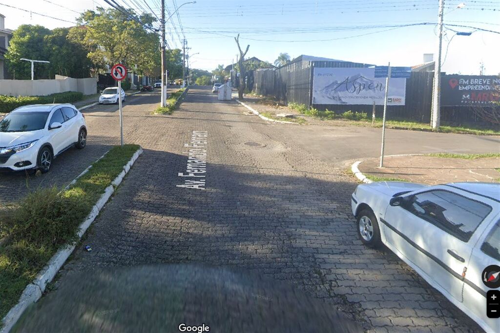 Ambulância do Samu se envolve em acidente em avenida de Santa Maria