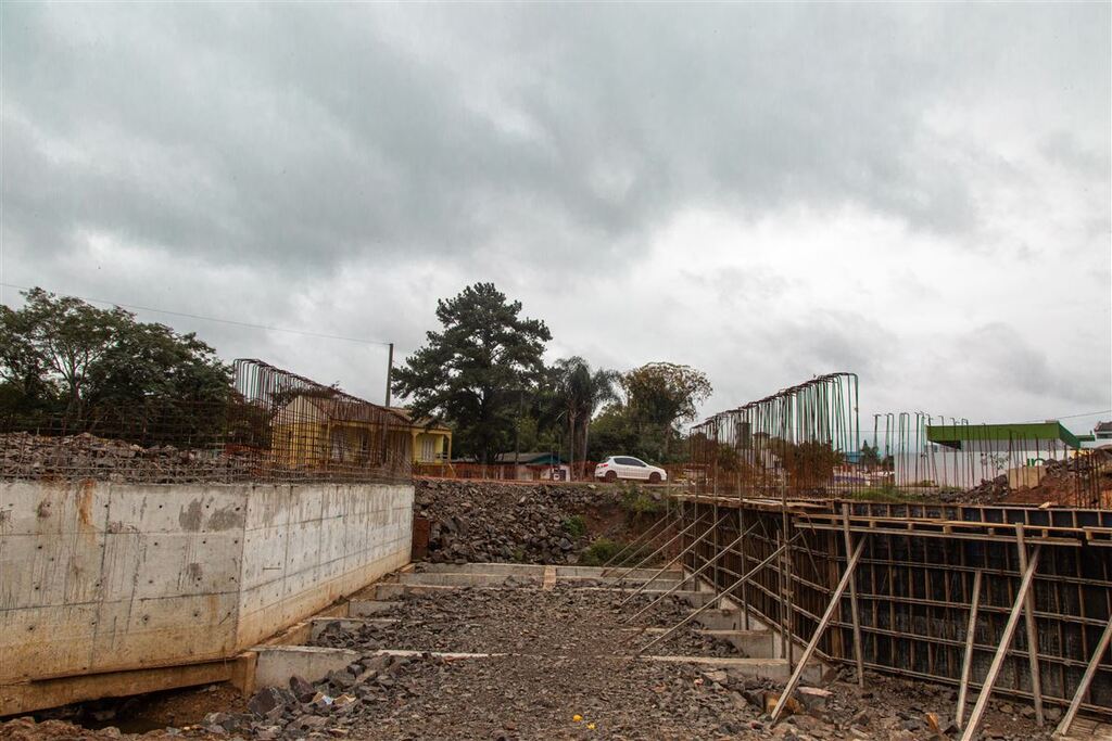 título imagem Obra no trevo da Uglione só deve ser retomada a partir de julho