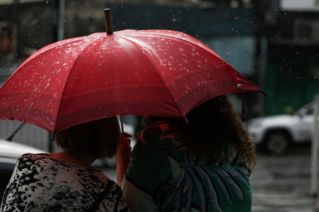 Com o avanço de nova frente fria, semana começa com sol e deve terminar com chuva em Santa Maria